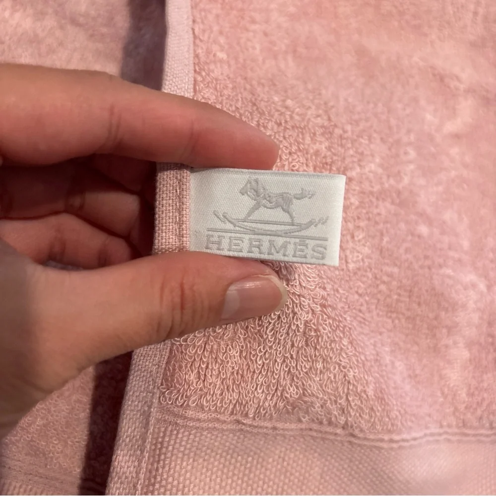 Hermes Towel 21x38 Inches Pink